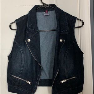 sleeve less vest